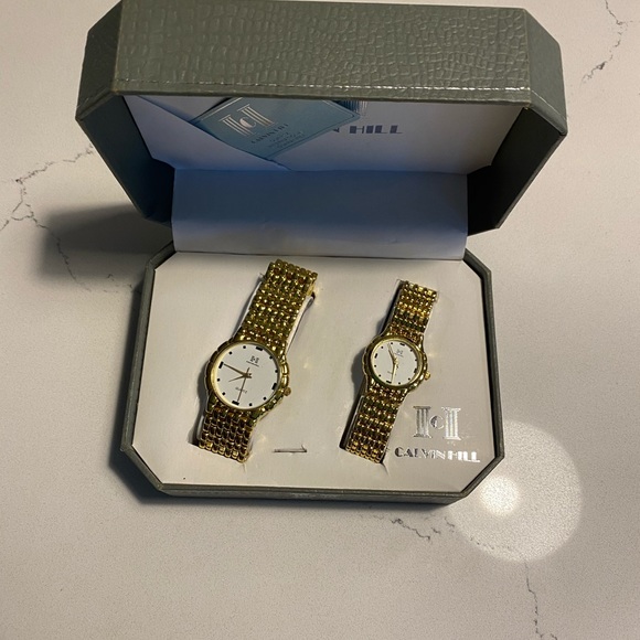 New Quartz Brand Couple Set Watches - Picture 5 of 6